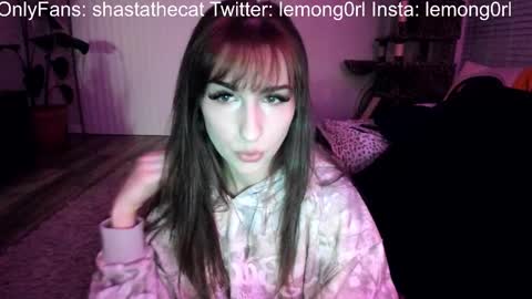 Snapshot of bbshasta chatting on December 15, 9:24 am Shasta online show from December 15, 9:24 am