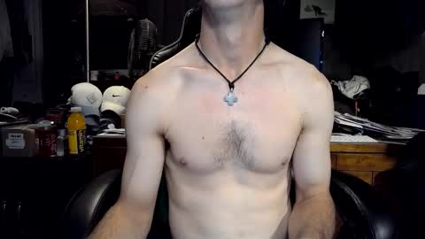 bchillin28 online show from October 13, 1:38 am