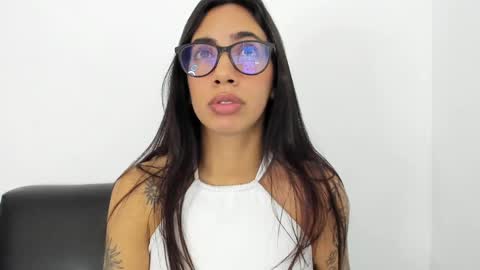 daniela villamizar online show from December 10, 7:22 pm