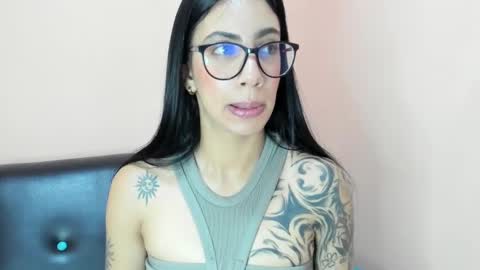 daniela villamizar online show from January 11, 2:25 pm