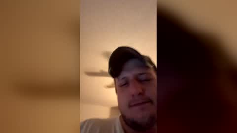 Snapshot of bdn9222 chatting on April 6, 4:46 am bdn9222 online show from April 6, 4:46 am