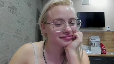 Snapshot of be_daddy chatting on December 9, 12:40 pm Summer BABY online show from December 9, 12:40 pm