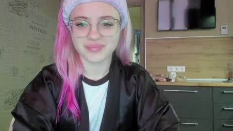 Snapshot of be_daddy chatting on January 9, 1:24 pm Summer BABY online show from January 9, 1:24 pm