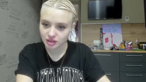 Snapshot of be_daddy chatting on February 9, 3:56 pm Summer BABY online show from February 9, 3:56 pm