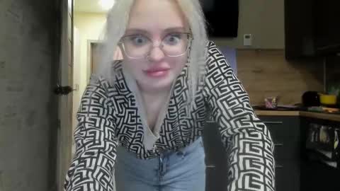 Snapshot of be_daddy chatting on February 19, 4:00 pm Summer BABY online show from February 19, 4:00 pm