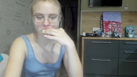 Snapshot of be_daddy chatting on February 28, 6:31 pm Summer BABY online show from February 28, 6:31 pm