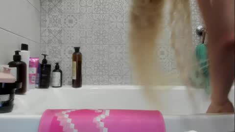 Snapshot of be_daddy chatting on October 10, 7:46 pm Summer BABY online show from October 10, 7:46 pm