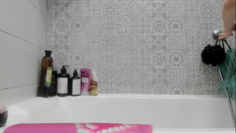 Snapshot of be_daddy chatting on October 25, 4:57 pm Summer BABY online show from October 25, 4:57 pm