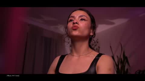 Snapshot of be_lov chatting on March 1, 11:26 pm Call me Bells Next Stream on Wednesday Feb 26 online show from March 1, 11:26 pm