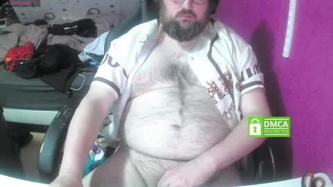 Snapshot of bear282667 chatting on April 23, 6:43 pm bear282667 online show from April 23, 6:43 pm