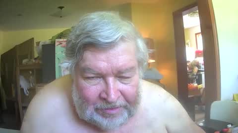 Snapshot of bear8620 chatting on May 19, 4:35 pm bear online show from May 19, 4:35 pm
