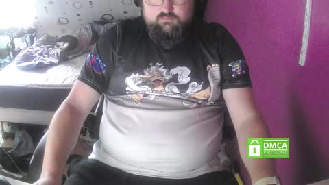 Snapshot of bear90130 chatting on September 17, 7:21 am bear90130 online show from September 17, 7:21 am