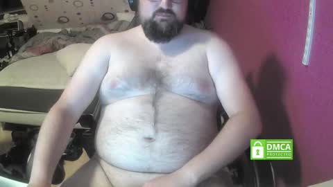 Snapshot of bear90130 chatting on September 18, 6:32 pm bear90130 online show from September 18, 6:32 pm