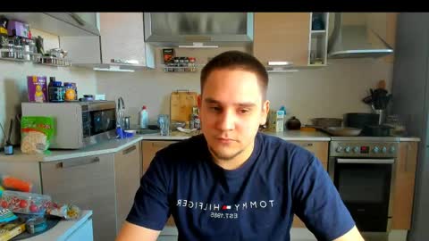 Snapshot of bear_beer130 chatting on April 8, 3:01 pm bear_beer130 online show from April 8, 3:01 pm