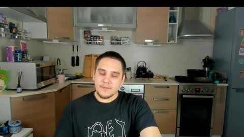 Snapshot of bear_beer130 chatting on April 24, 2:08 pm bear_beer130 online show from April 24, 2:08 pm