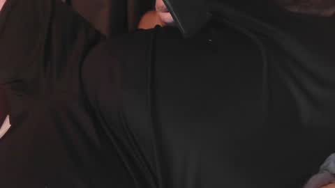 Snapshot of bear_man_oi chatting on February 5, 2:59 pm bear_man_oi online show from February 5, 2:59 pm