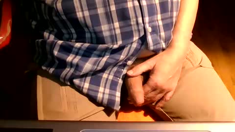 Snapshot of bearacuda555 chatting on December 1, 8:42 pm Bruno online show from December 1, 8:42 pm