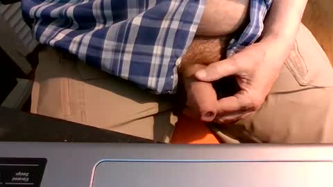 Snapshot of bearacuda555 chatting on December 3, 6:17 pm Bruno online show from December 3, 6:17 pm