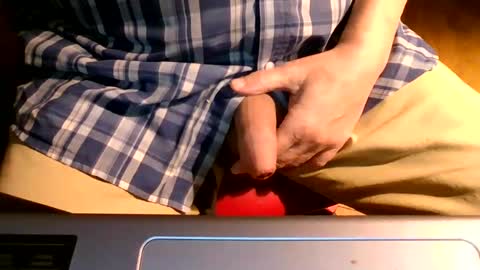 Snapshot of bearacuda555 chatting on December 4, 10:30 pm Bruno online show from December 4, 10:30 pm