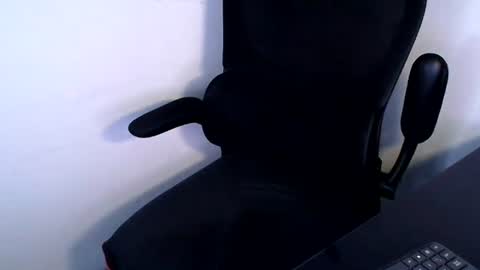 Beard Guy online show from June 18, 2:01 am