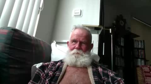 beardbushy online show from March 26, 4:01 pm