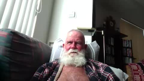 beardbushy online show from May 2, 5:40 pm
