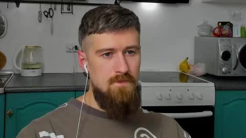 Snapshot of bearded_legend chatting on November 21, 10:19 pm Zeus online show from November 21, 10:19 pm