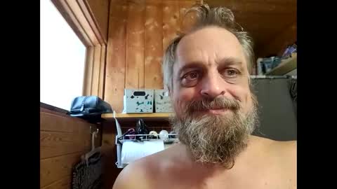bearded_woodsman online show from December 20, 6:45 pm