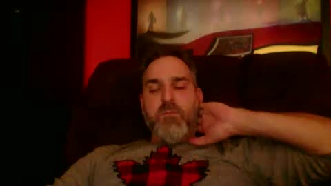 Snapshot of beardedambition chatting on October 18, 4:15 am beardedambition online show from October 18, 4:15 am