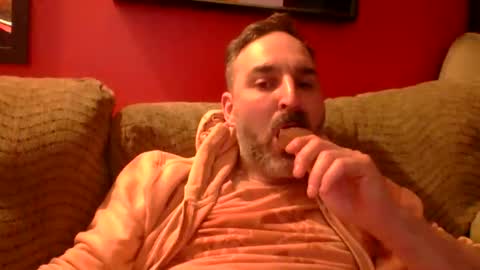 Snapshot of beardedambition chatting on May 10, 10:59 pm beardedambition online show from May 10, 10:59 pm