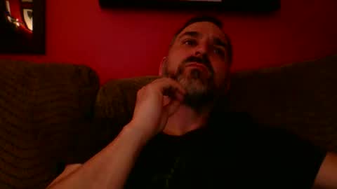 Snapshot of beardedambition chatting on May 25, 12:49 am beardedambition online show from May 25, 12:49 am