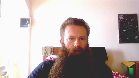 Snapshot of beardeddonkey88 chatting on December 25, 8:17 pm beardeddonkey88 online show from December 25, 8:17 pm