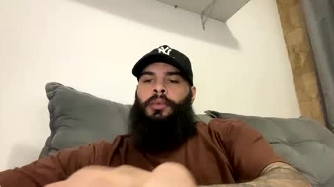 Snapshot of beardmax chatting on May 12, 9:45 pm Min online show from May 12, 9:45 pm