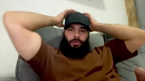 Snapshot of beardmax chatting on June 1, 6:26 am Min online show from June 1, 6:26 am