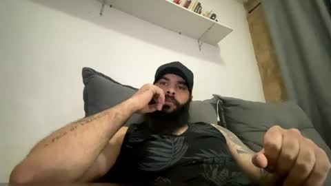 Snapshot of beardmax chatting on July 5, 10:11 am Min online show from July 5, 10:11 am