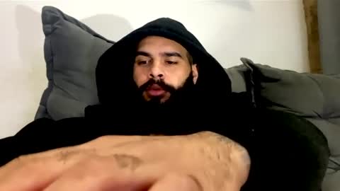 Snapshot of beardmax chatting on July 28, 4:30 am Min online show from July 28, 4:30 am