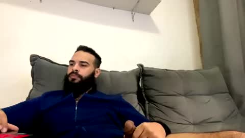 Snapshot of beardmax chatting on August 1, 1:10 pm Min online show from August 1, 1:10 pm