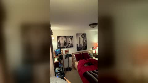 Snapshot of bearmeat4you chatting on December 14, 5:57 am bearmeat4you online show from December 14, 5:57 am