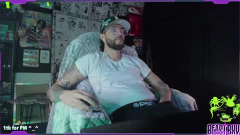 Snapshot of beastbxy chatting on February 1, 9:11 am beast bxy online show from February 1, 9:11 am