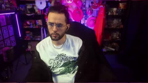 Snapshot of beastbxy chatting on October 17, 2:26 am beast bxy online show from October 17, 2:26 am