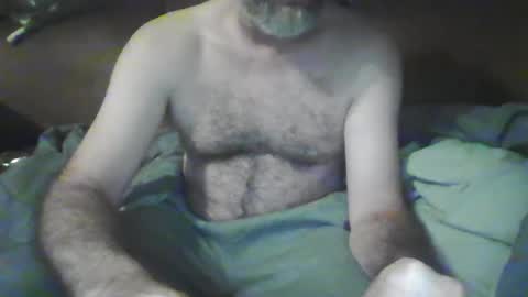 Snapshot of beastiejam2000 chatting on December 15, 5:45 am beastiejam2000 online show from December 15, 5:45 am