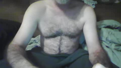 Snapshot of beastiejam2000 chatting on March 1, 3:32 am beastiejam2000 online show from March 1, 3:32 am