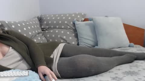 Snapshot of beatrice26 chatting on December 13, 7:21 pm beatrice26 online show from December 13, 7:21 pm