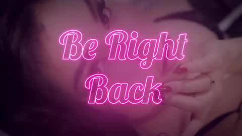 Snapshot of beatricefawne chatting on February 28, 10:39 pm Bzzz Bea online show from February 28, 10:39 pm