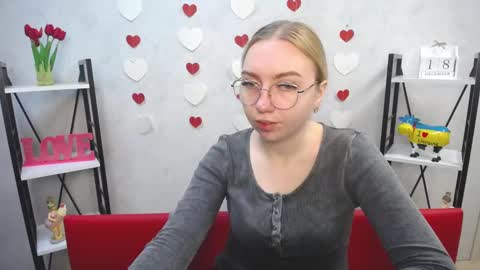 Snapshot of beatriceflyy chatting on December 18, 6:10 am BeatriceFlyy online show from December 18, 6:10 am