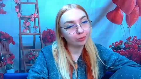 BeatriceFlyy online show from April 18, 1:04 pm