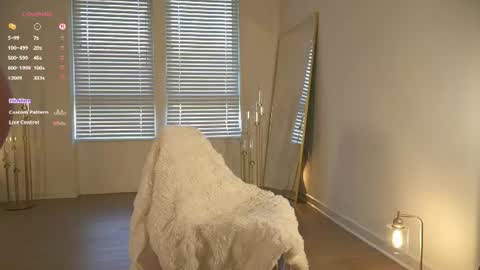 Snapshot of beatrix_rich chatting on June 20, 6:00 pm beatrix_rich online show from June 20, 6:00 pm