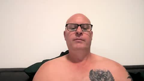 Snapshot of beatsboy87 chatting on February 24, 11:10 am beatsboy87 online show from February 24, 11:10 am