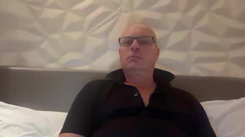 Snapshot of beatsboy87 chatting on June 12, 5:45 pm beatsboy87 online show from June 12, 5:45 pm