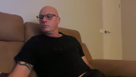 Snapshot of beatsboy87 chatting on July 3, 8:54 am beatsboy87 online show from July 3, 8:54 am